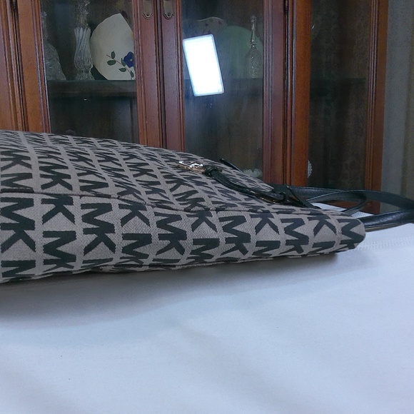 LKNW(No Call Outs) Michael Kors Jet Set Signature Canvas Lg.Tote W/Leather Trim - Picture 7 of 16